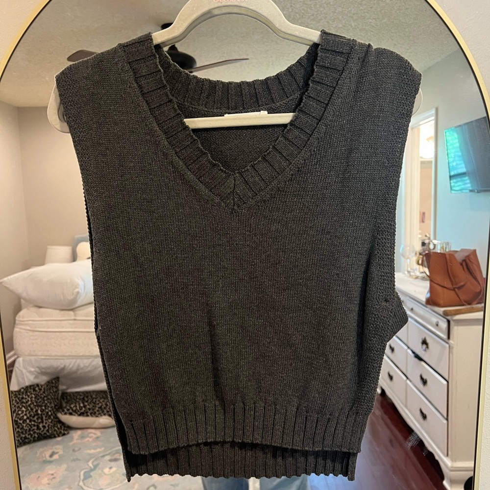 Dark Gray Knit Sleeveless Sweater Vest